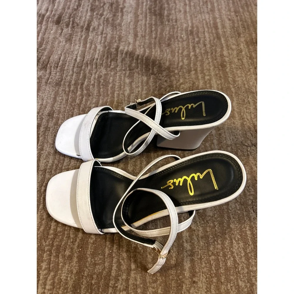 Lulus elegant white